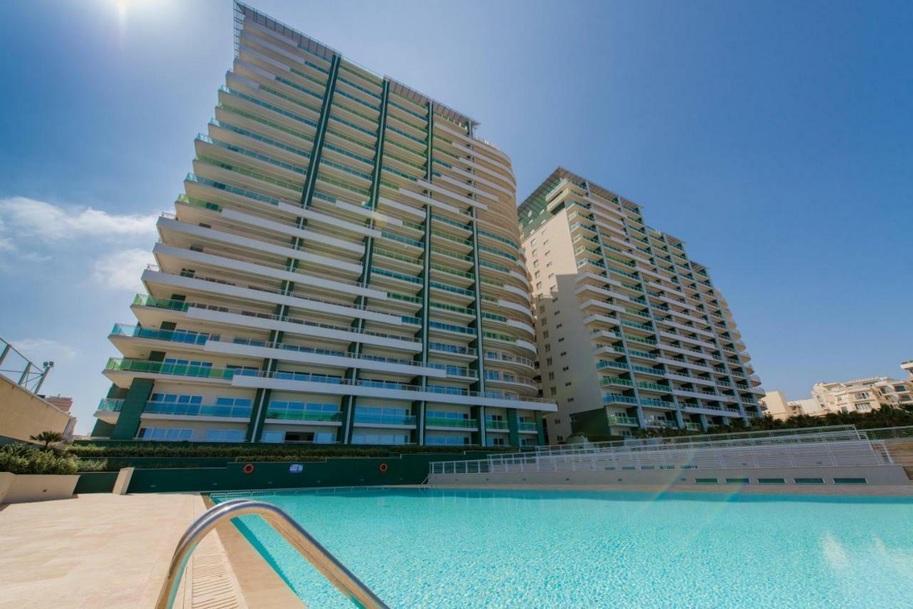 Apartment In Fort Cambridge With Pool Sliema Eksteriør billede
