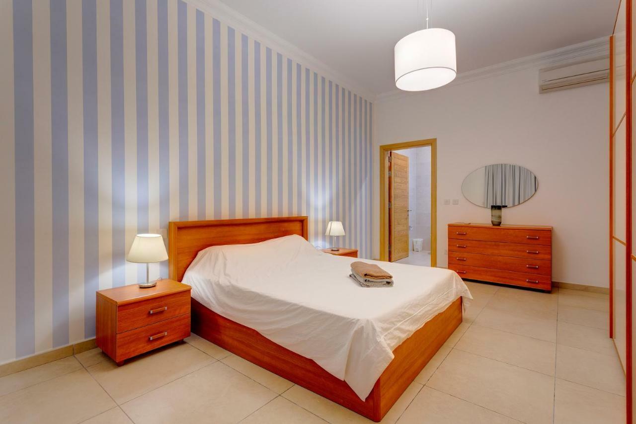 Apartment In Fort Cambridge With Pool Sliema Eksteriør billede