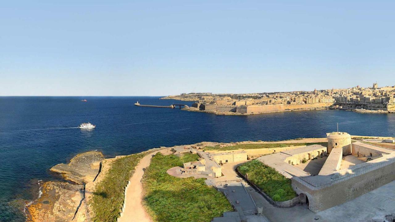 Apartment In Fort Cambridge With Pool Sliema Eksteriør billede