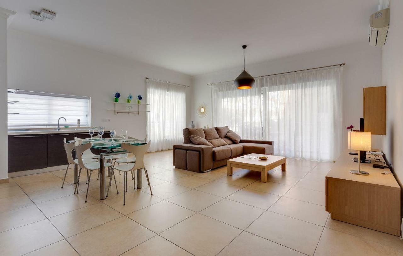Apartment In Fort Cambridge With Pool Sliema Eksteriør billede