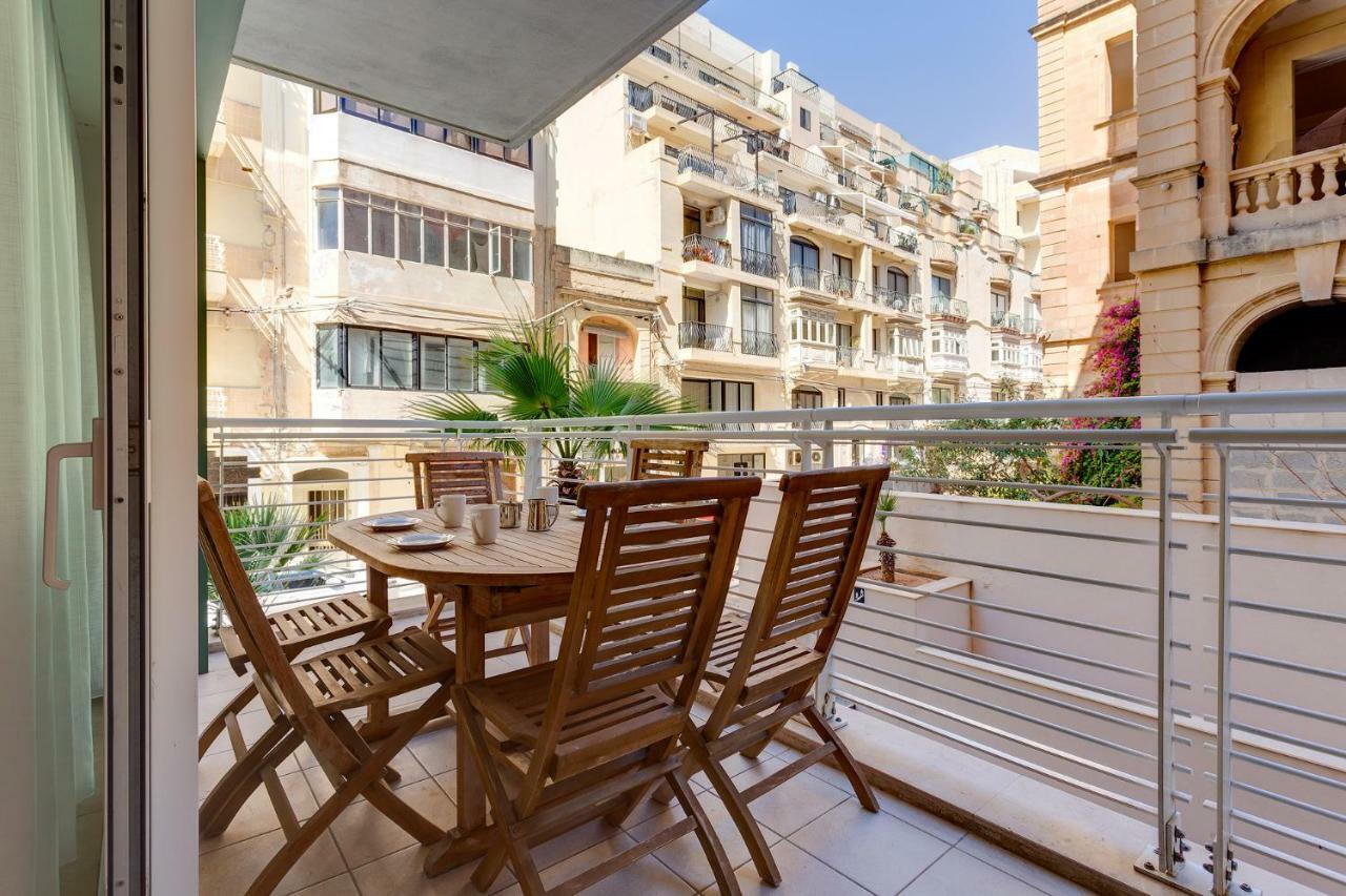 Apartment In Fort Cambridge With Pool Sliema Eksteriør billede