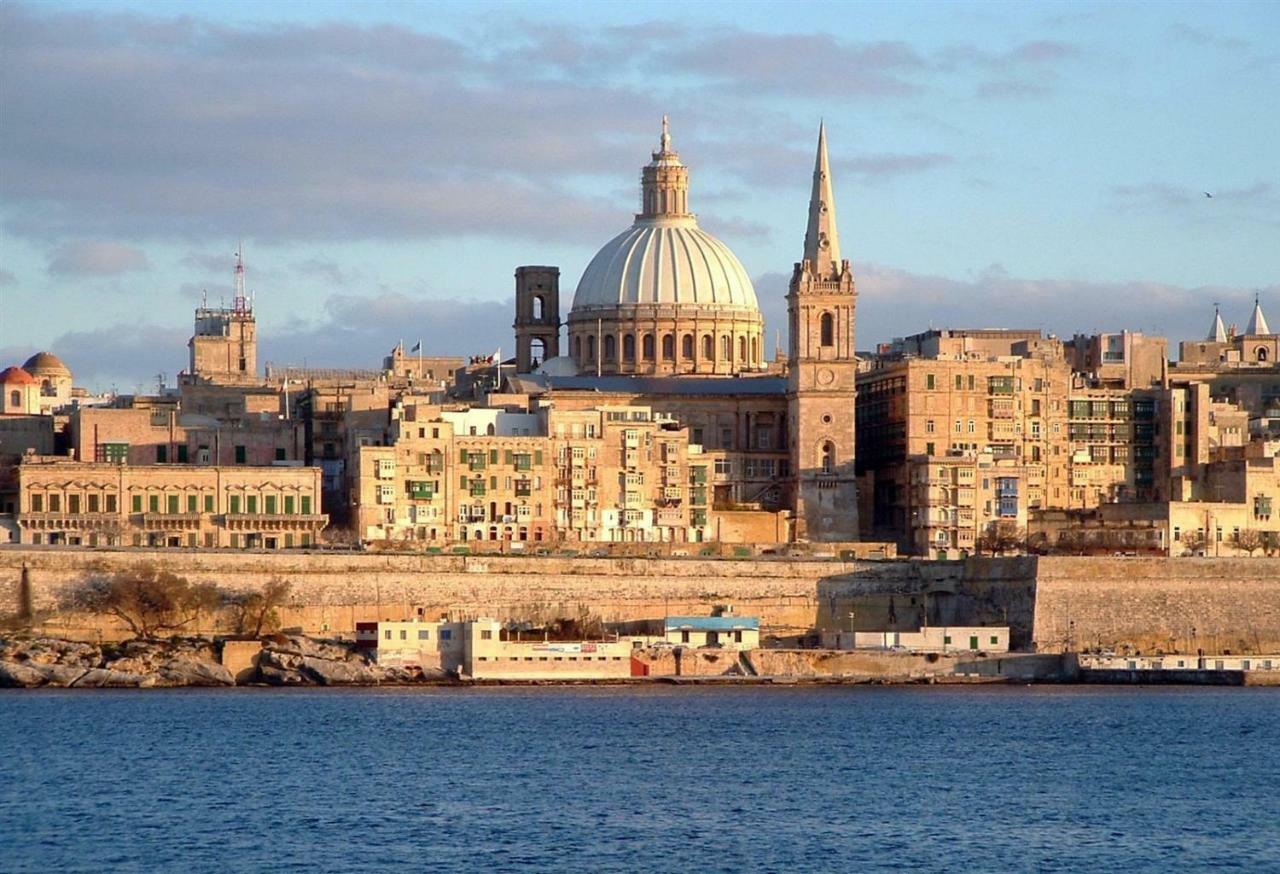 Apartment In Fort Cambridge With Pool Sliema Eksteriør billede