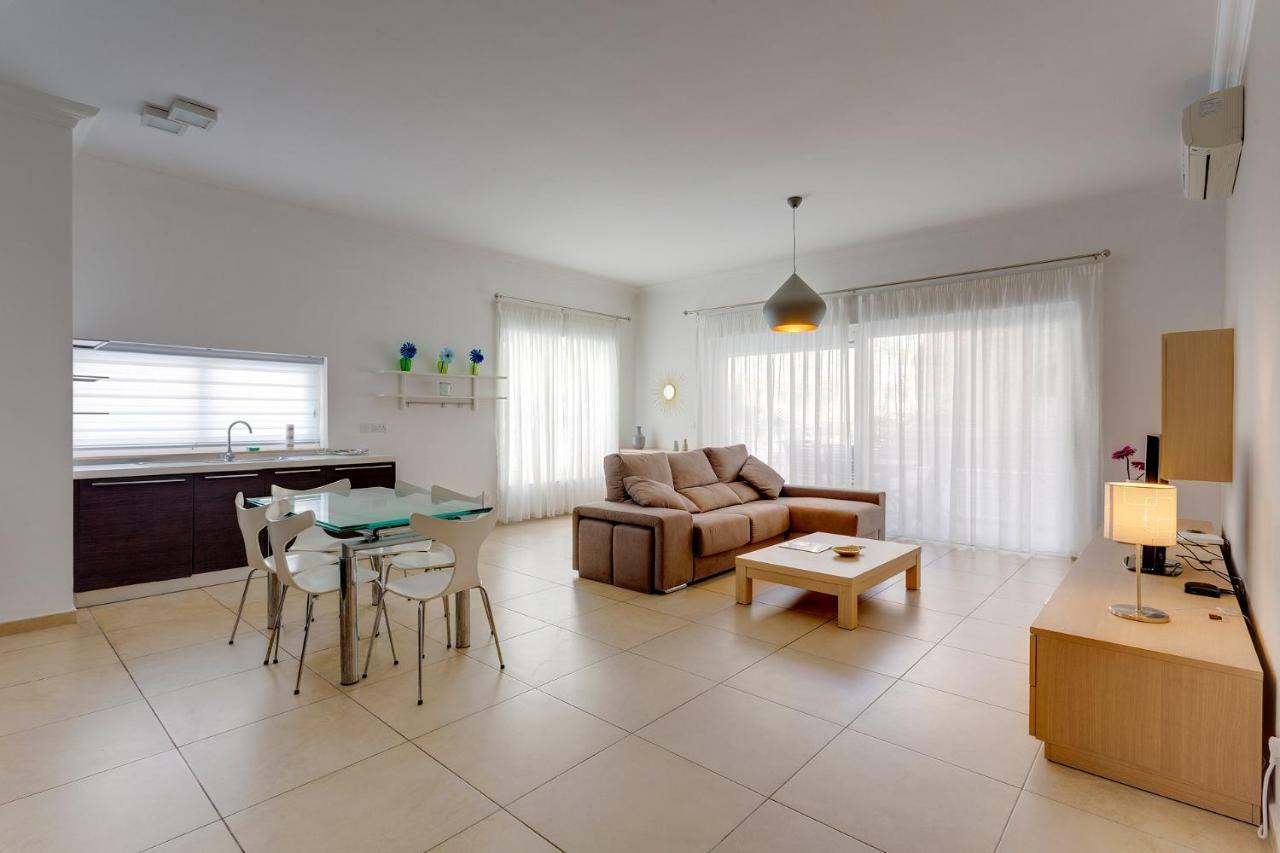 Apartment In Fort Cambridge With Pool Sliema Eksteriør billede