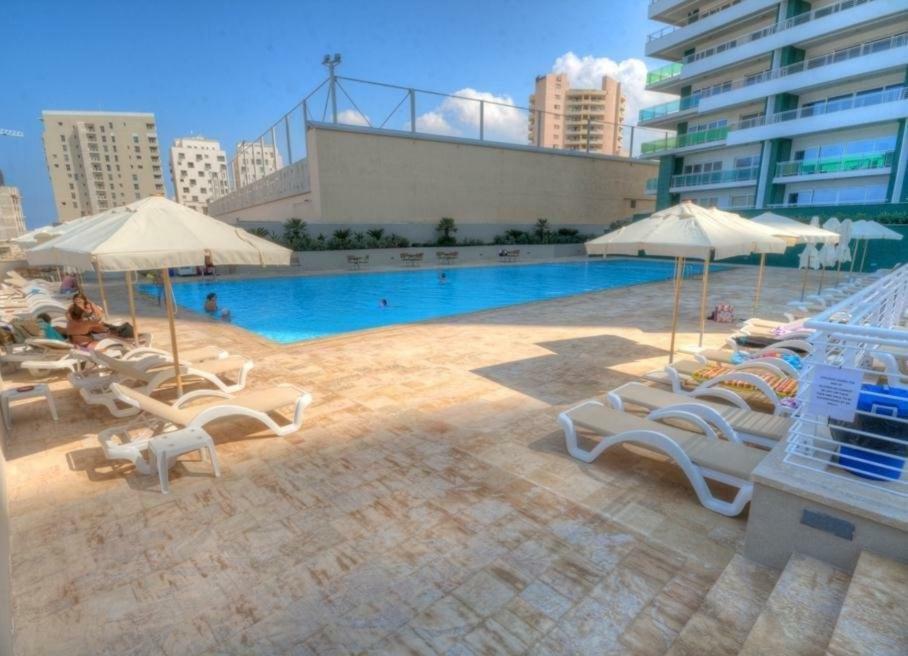 Apartment In Fort Cambridge With Pool Sliema Eksteriør billede